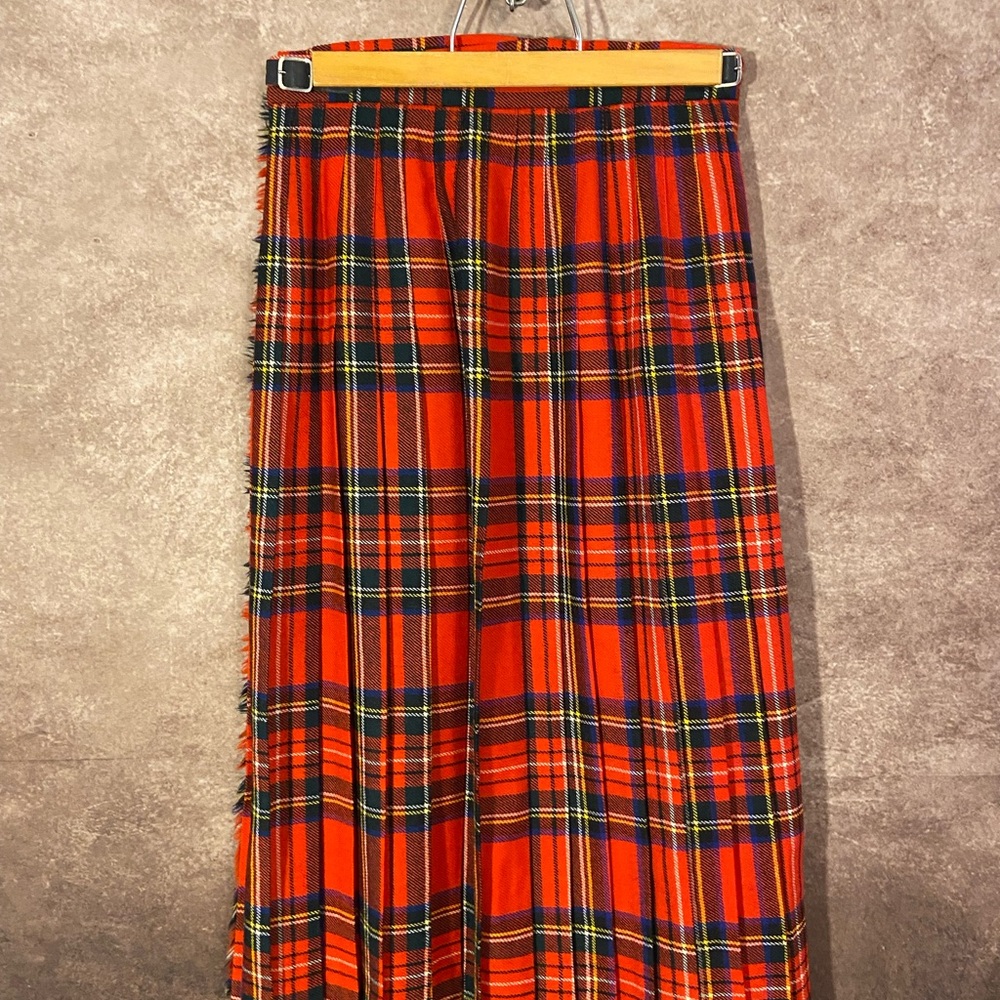 Edinburgh Woollen Mill UK Pleated Kilt Skirt Pure New Wool Red Plaid-Girls Sz 12 - Picture 2 of 3